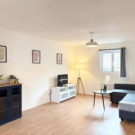 Renovated For 6 Guests - Apartment *